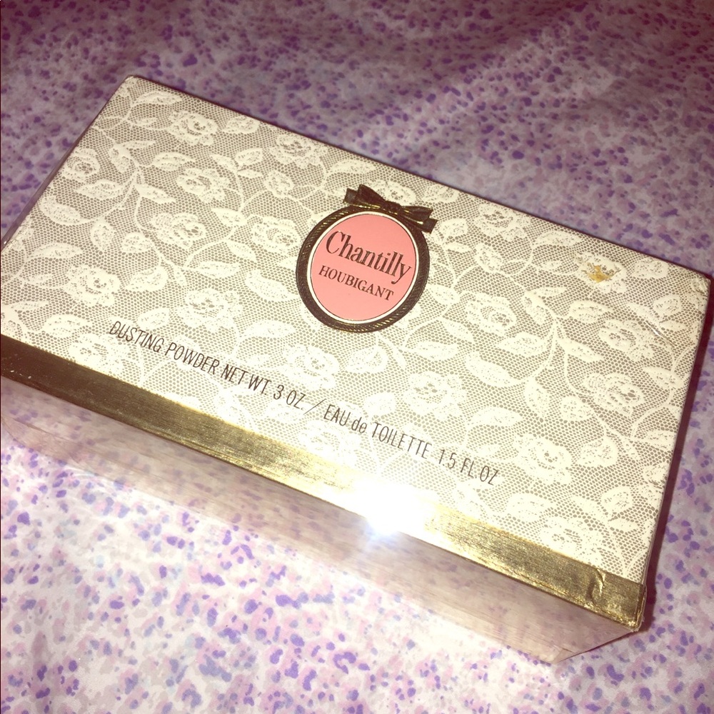 VINTAGE 80’s CHANTILLY by HOUBIGANT BOXSET